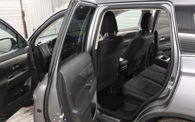 Mitsubishi Outlander cena 91400 przebieg: 23000, rok produkcji 2018 z Golina małe 191